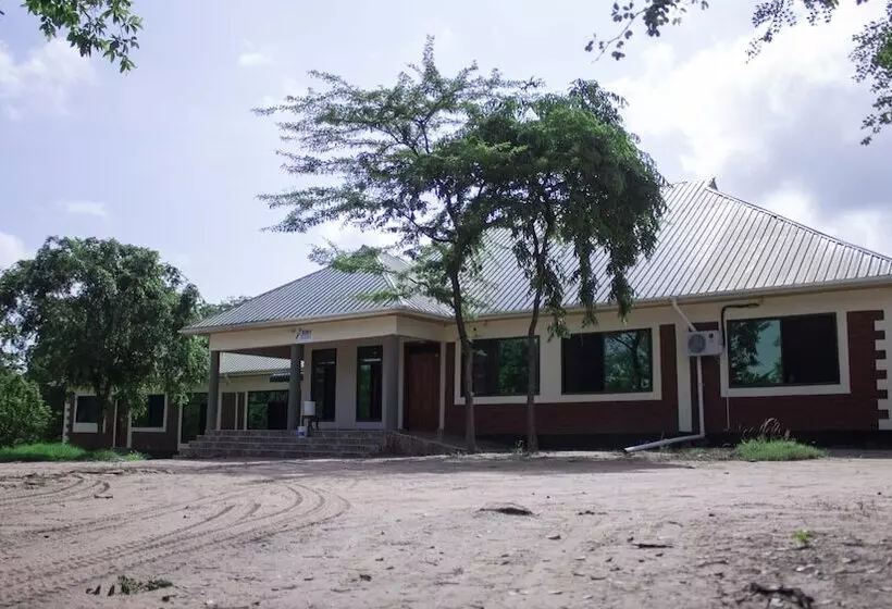 Majatalo Mantis Lodge & Camping Site