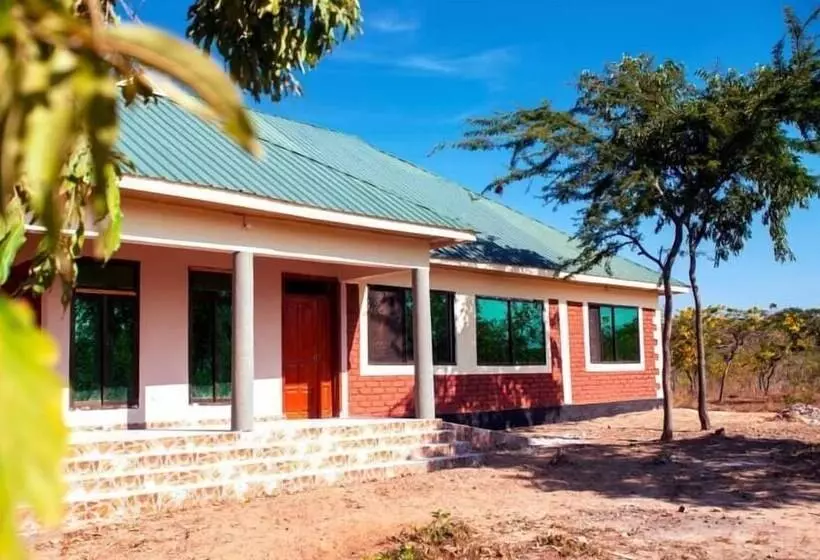 Majatalo Mantis Lodge & Camping Site