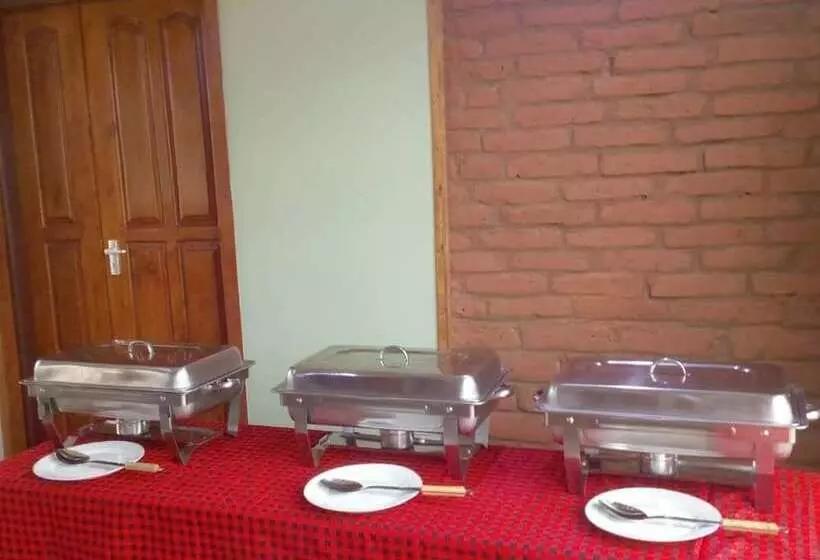 Majatalo Mantis Lodge & Camping Site