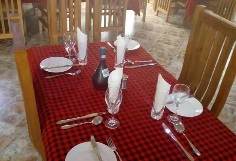 Majatalo Mantis Lodge & Camping Site