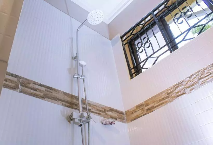 Majatalo Mantis Lodge & Camping Site