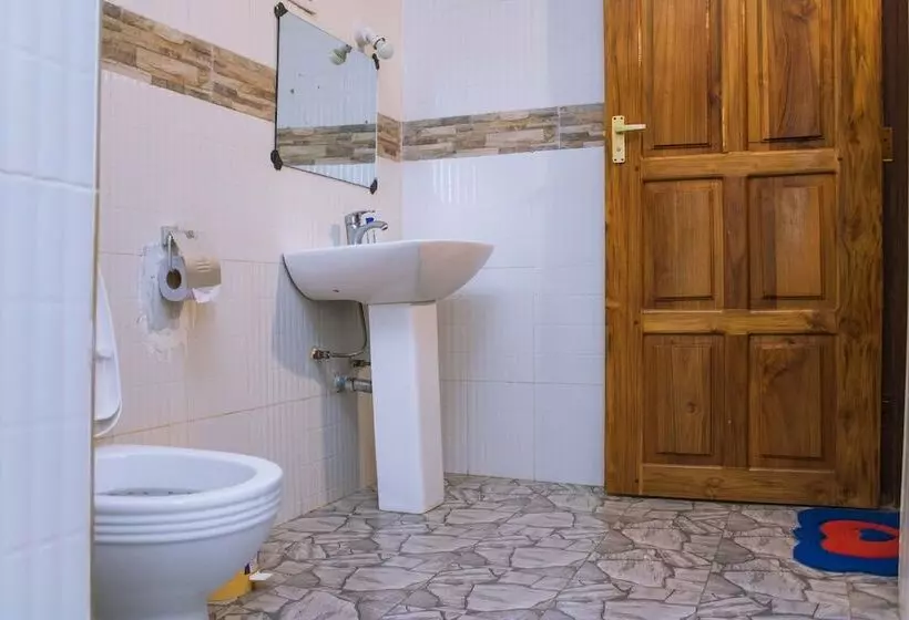 Majatalo Mantis Lodge & Camping Site