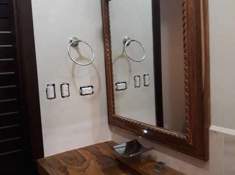 پانسیون Paradise In Coral View Roatan