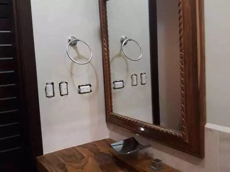 پانسیون Paradise In Coral View Roatan