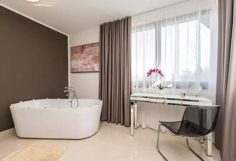 Majatalo Plitvice Falls Cottage