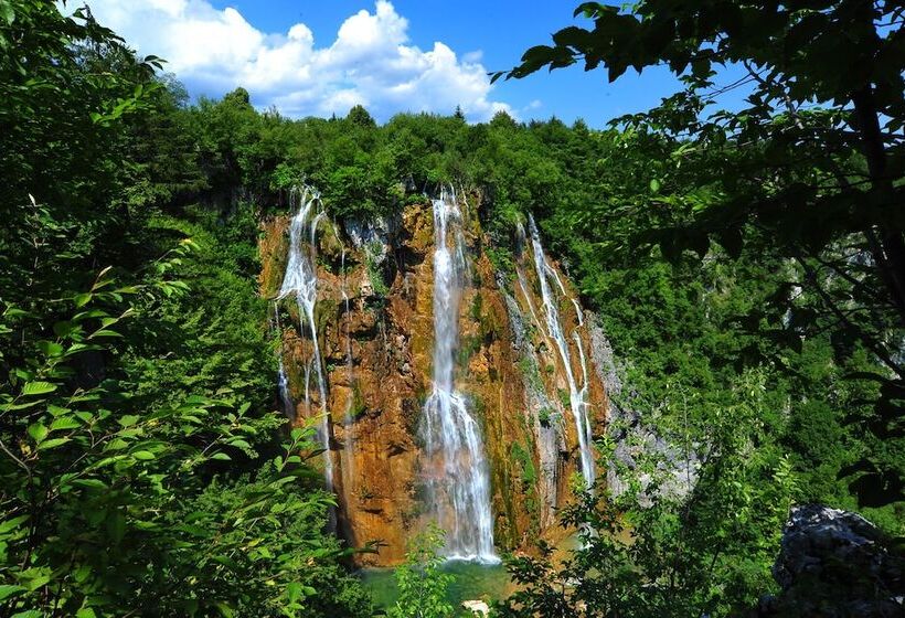 بنسيون Plitvice Falls Cottage