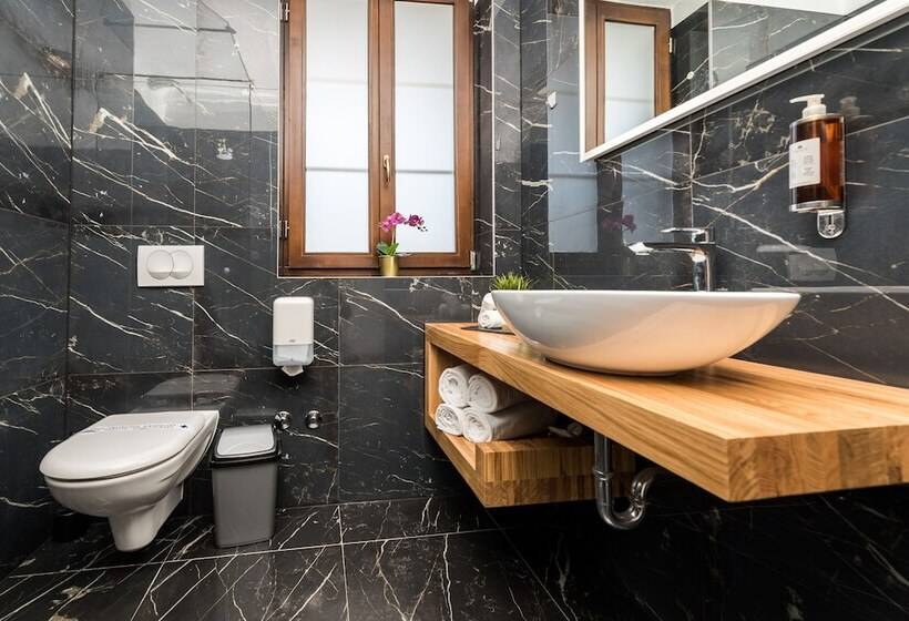 بنسيون Plitvice Falls Cottage