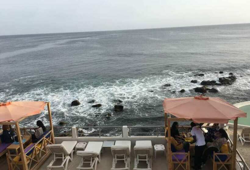 پانسیون Surfer Paradise