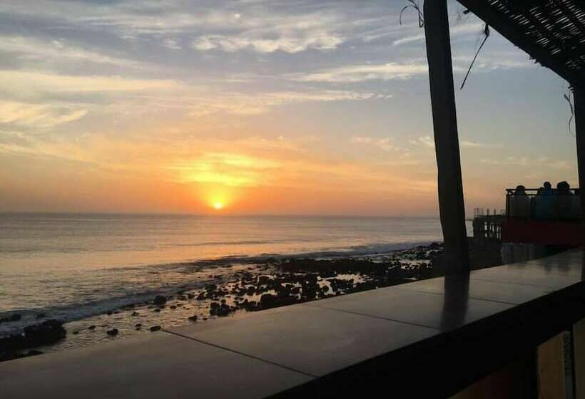 پانسیون Surfer Paradise