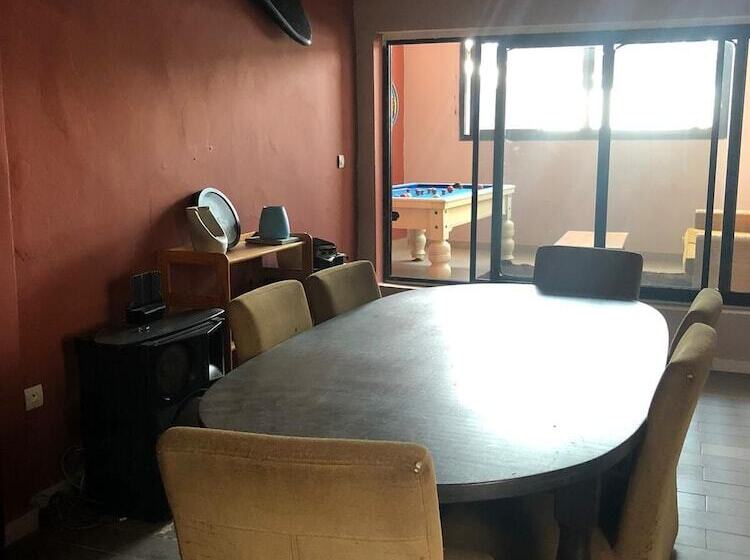 پانسیون Surfer Paradise