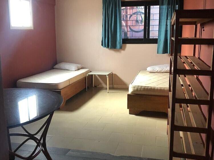 پانسیون Surfer Paradise