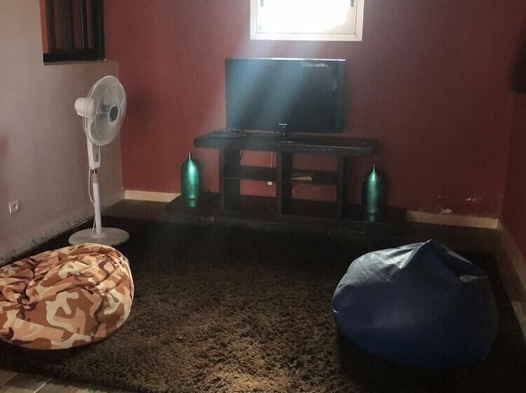 پانسیون Surfer Paradise