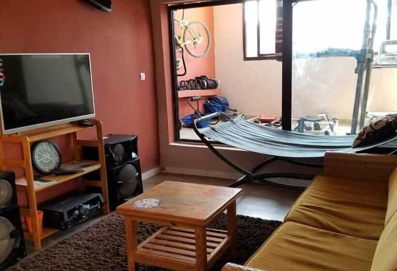 پانسیون Surfer Paradise