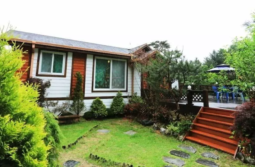 Ravie Pension