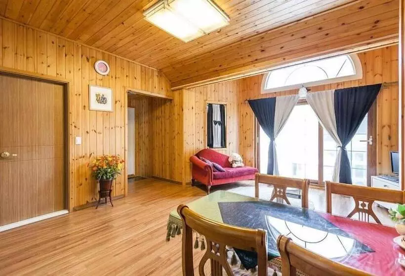 Ravie Pension