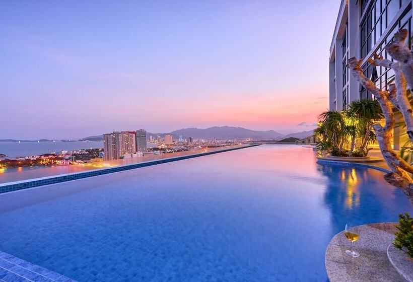 Scenia Bay Residences