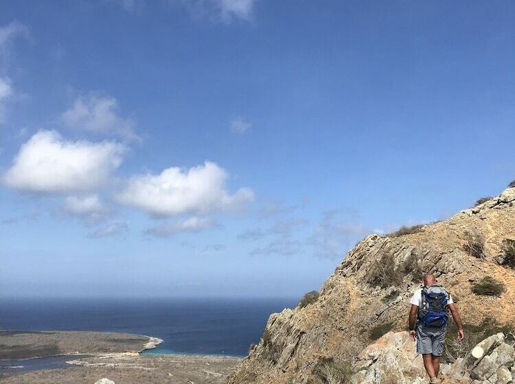 تختخواب و صبحانه Kas Chuchubi