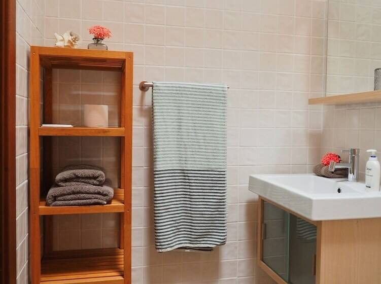 تختخواب و صبحانه Kas Chuchubi