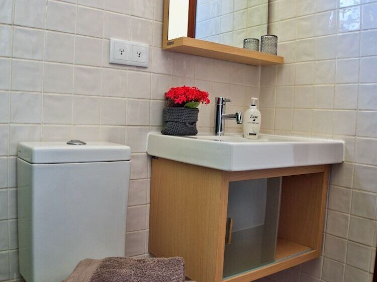 تختخواب و صبحانه Kas Chuchubi