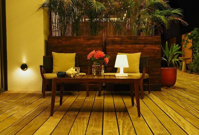 تختخواب و صبحانه Kas Chuchubi