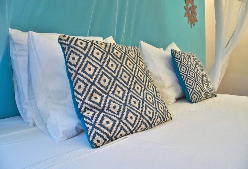 تختخواب و صبحانه Kas Chuchubi