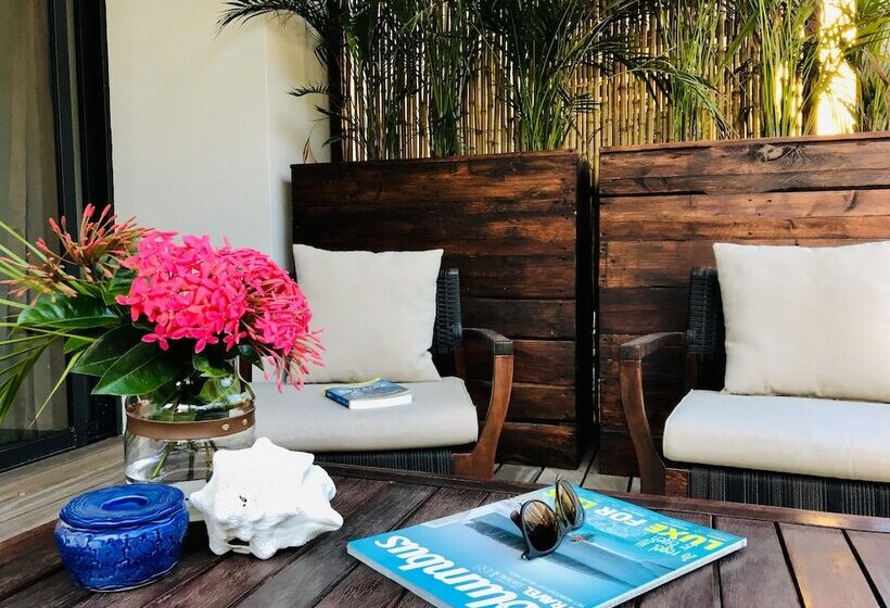 تختخواب و صبحانه Kas Chuchubi