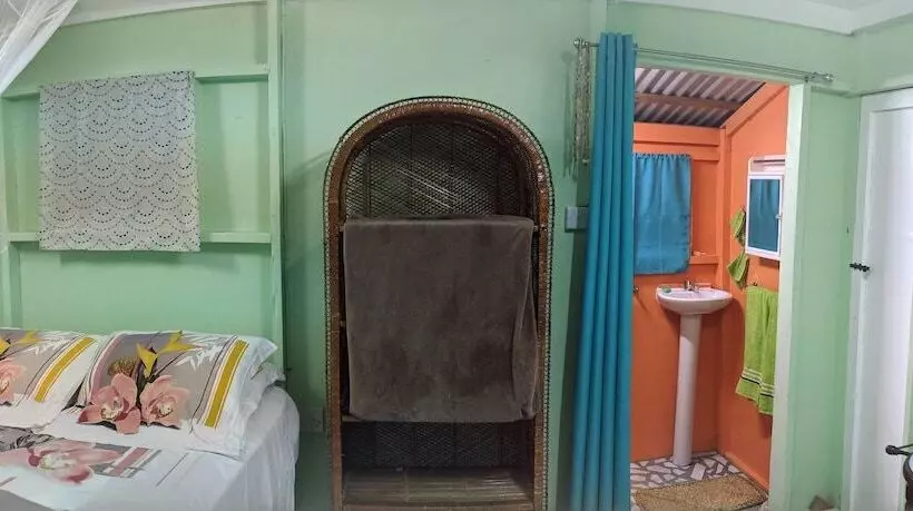 تختخواب و صبحانه Tony & Aldona S Retreat