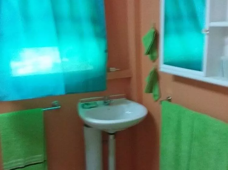 تختخواب و صبحانه Tony & Aldona S Retreat