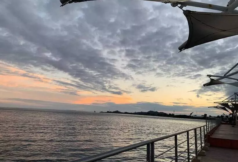 Hotelli Colón Plaza