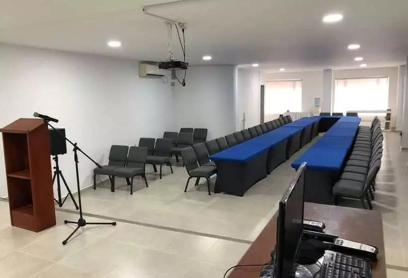 Hotelli Colón Plaza