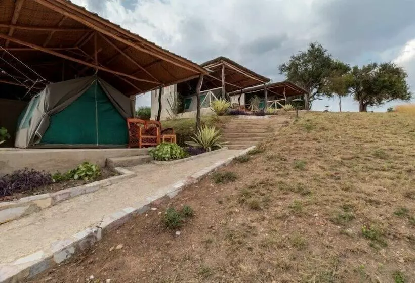 هتل Eagles Nest Camp