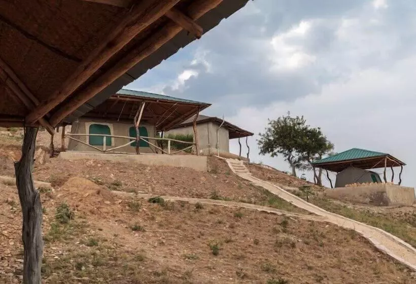 هتل Eagles Nest Camp
