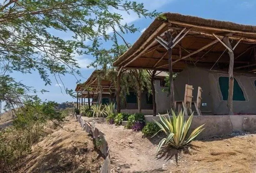 هتل Eagles Nest Camp