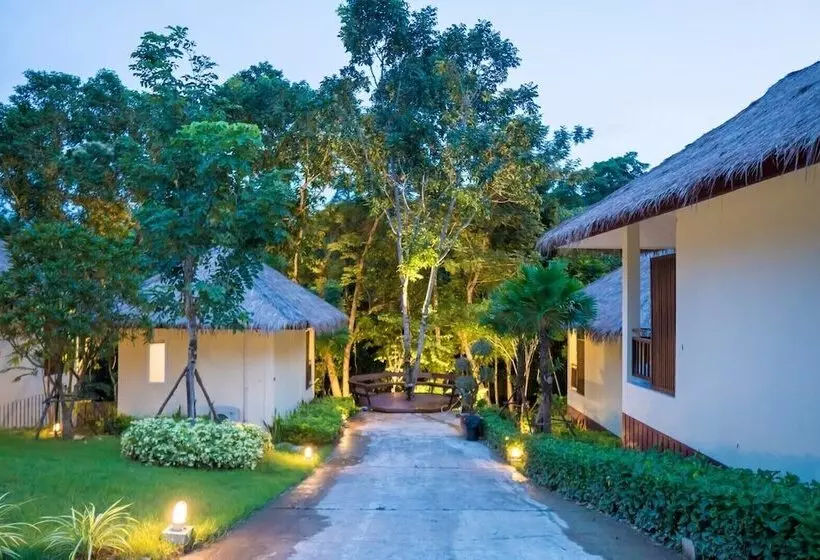 Hotelli Elysian Koh Chang Bungalows And Pool Villa