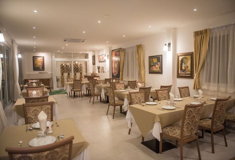 Hotel Elysian Koh Chang Bungalows And Pool Villa