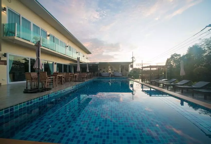 Hotelli Elysian Koh Chang Bungalows And Pool Villa