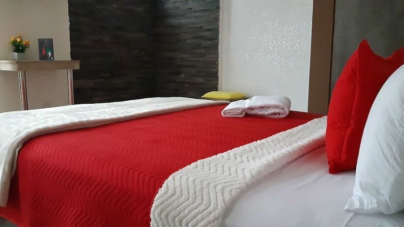 ホテル Piedra Blanca Luxury