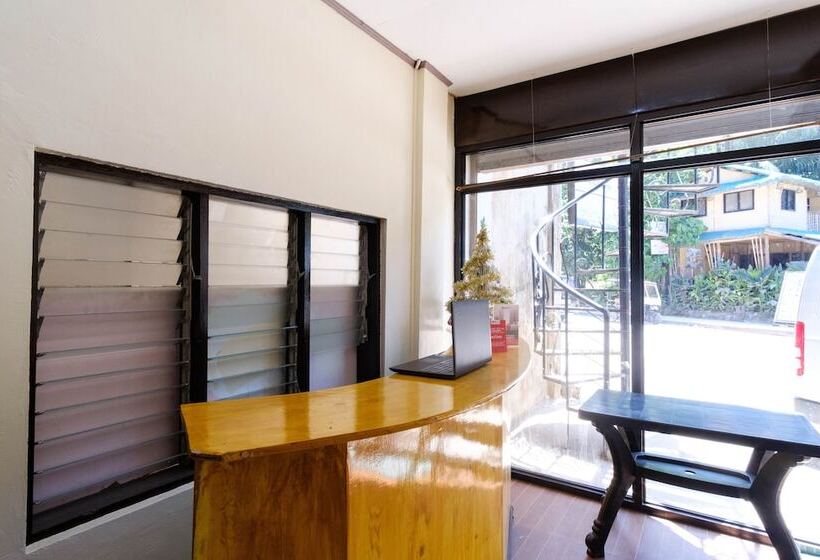 Hotel Reddoorz @ Poblacion 6 Coron