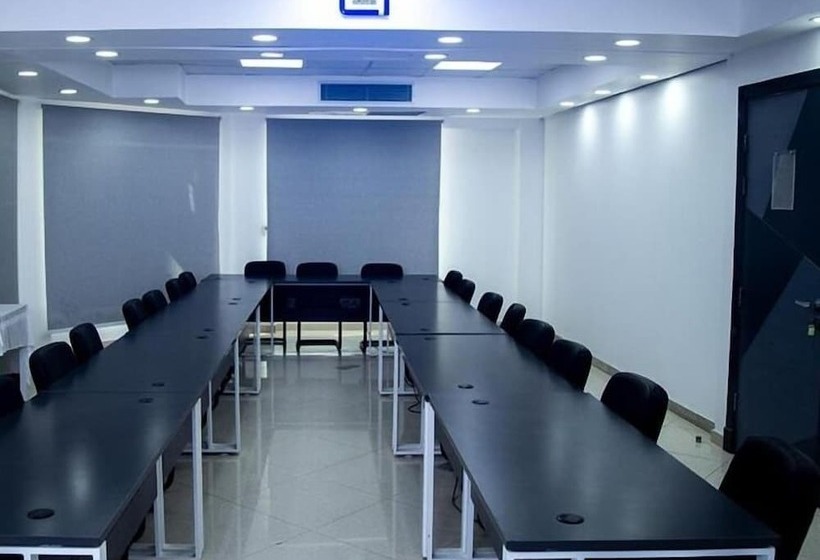 هتل Vibes Hostel & Spa