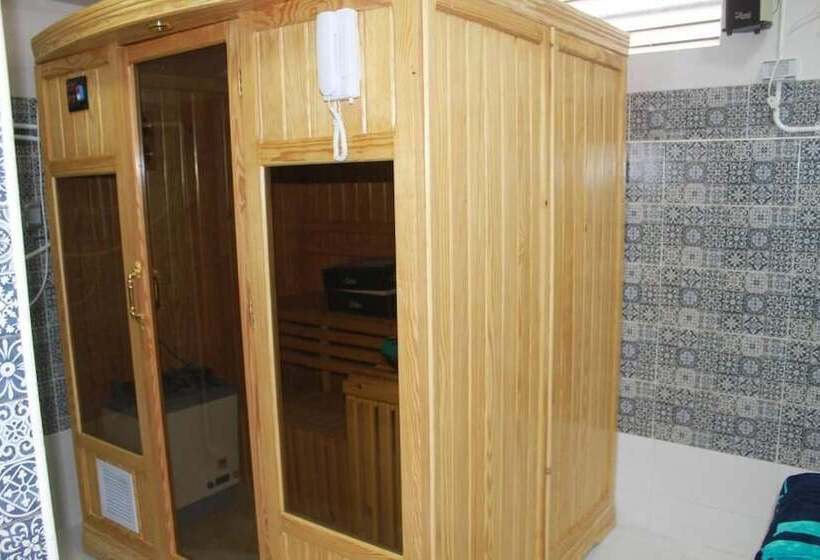 هتل Vibes Hostel & Spa