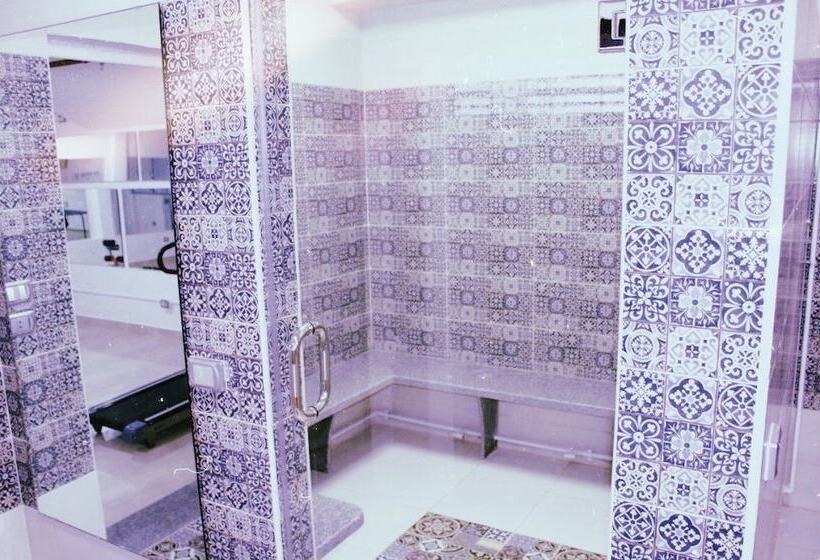 هتل Vibes Hostel & Spa