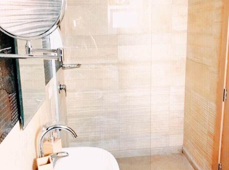 هتل Vibes Hostel & Spa