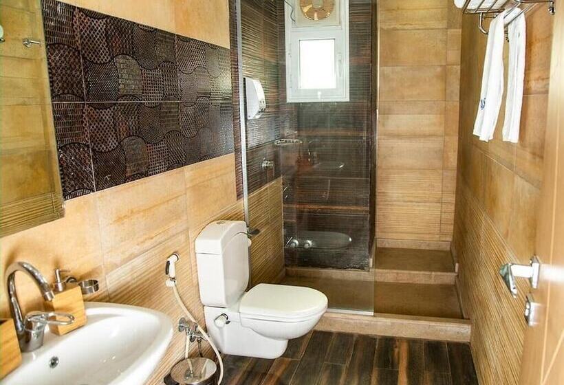 هتل Vibes Hostel & Spa