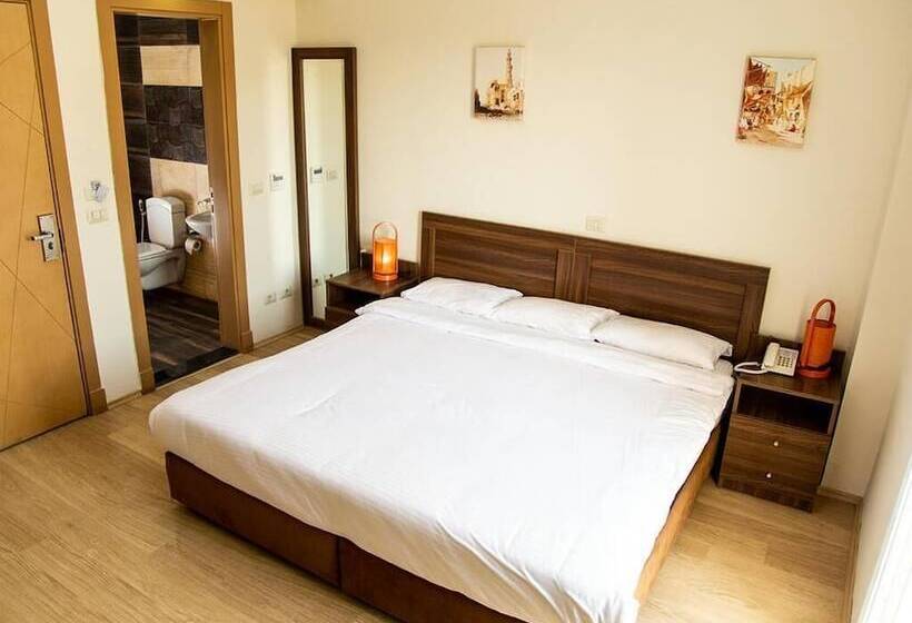 هتل Vibes Hostel & Spa