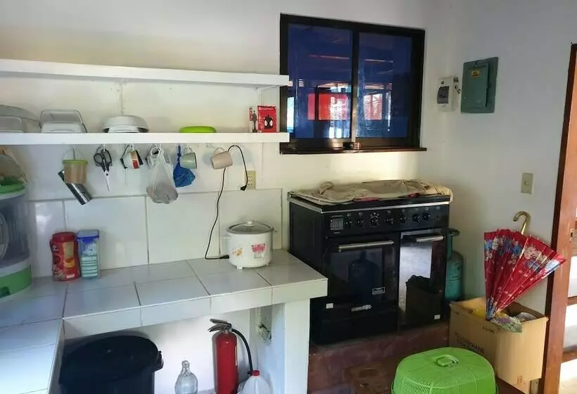 پانسیون Bohemian Beach House