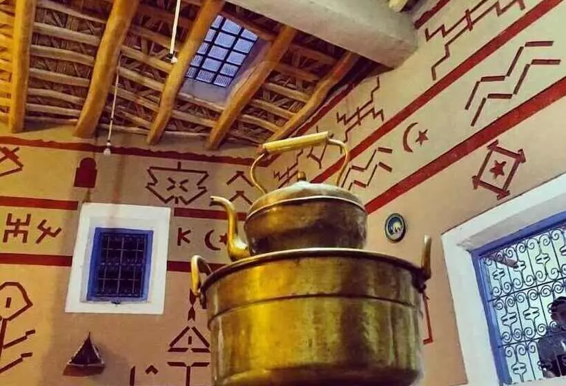 Majatalo Riad Dar Outebba