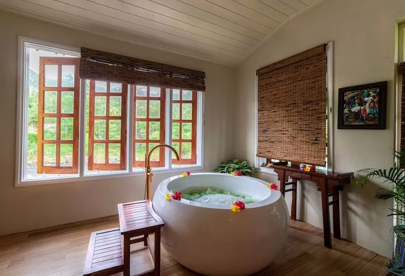 Rosalie Bay Eco Resort & Spa