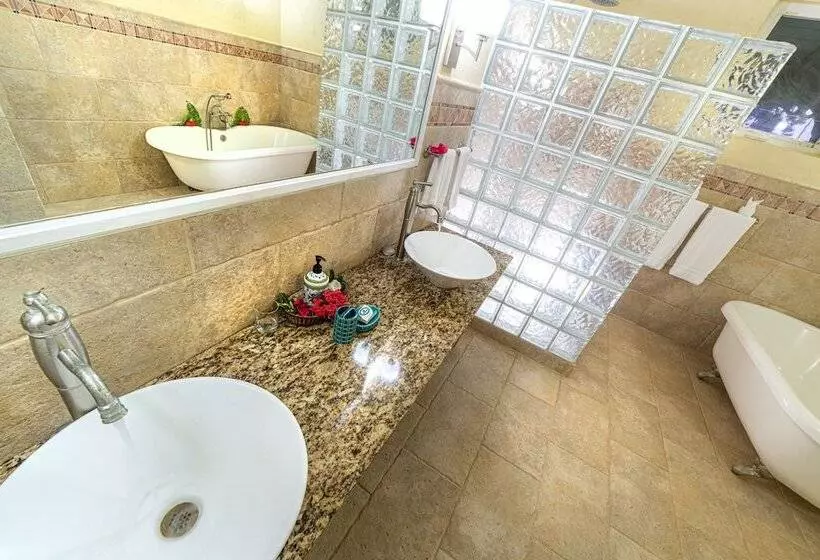 Rosalie Bay Eco Resort & Spa