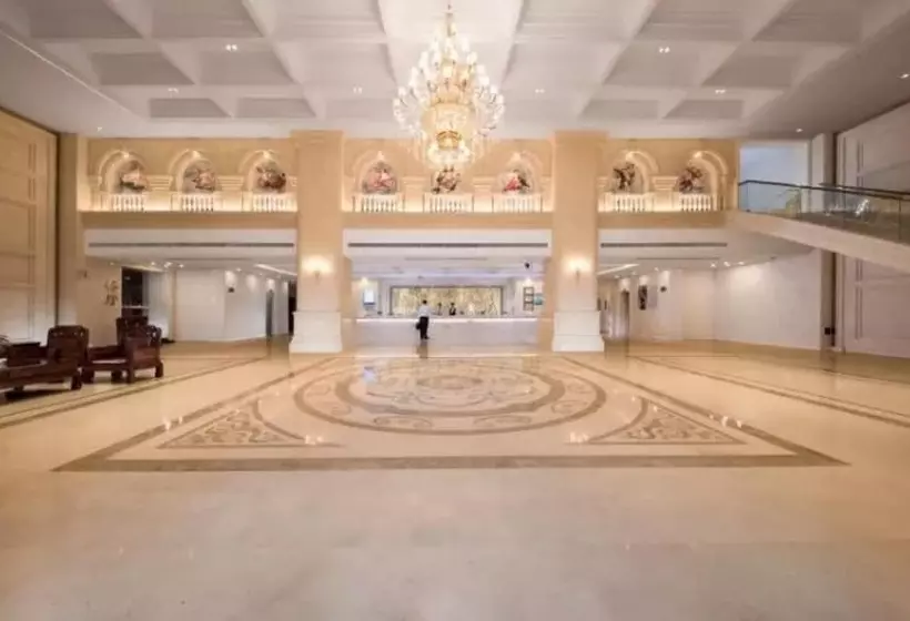 Vienna International Hotel Shantou Simapu
