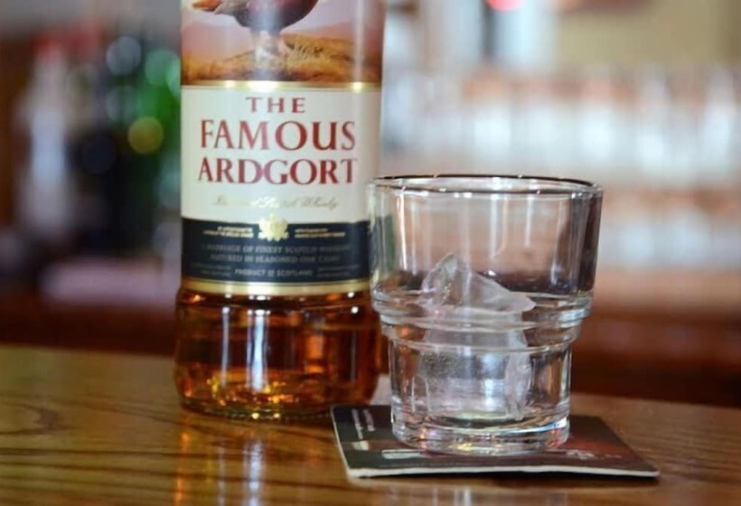 مبيت وإفطار Ardgort Country House